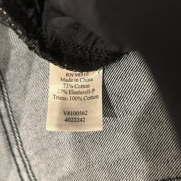 NWT Coldwater Creek Natural Fit Floral Cuff Crop Jeans  8 - Picture 7 of 7